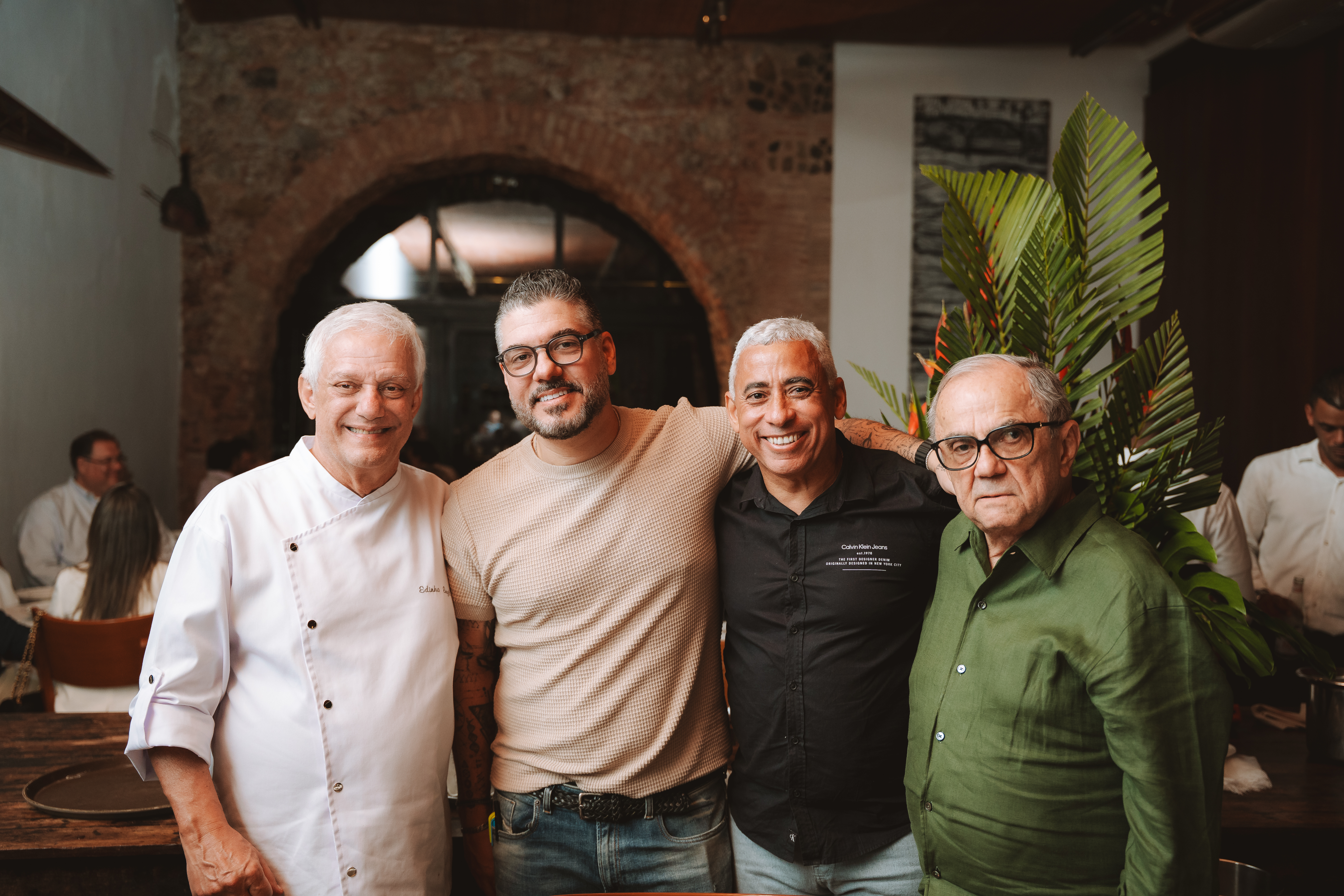 Restaurante Amado reuniu Emmanuel Bassoleil e Oscar Bosch em jantar especial