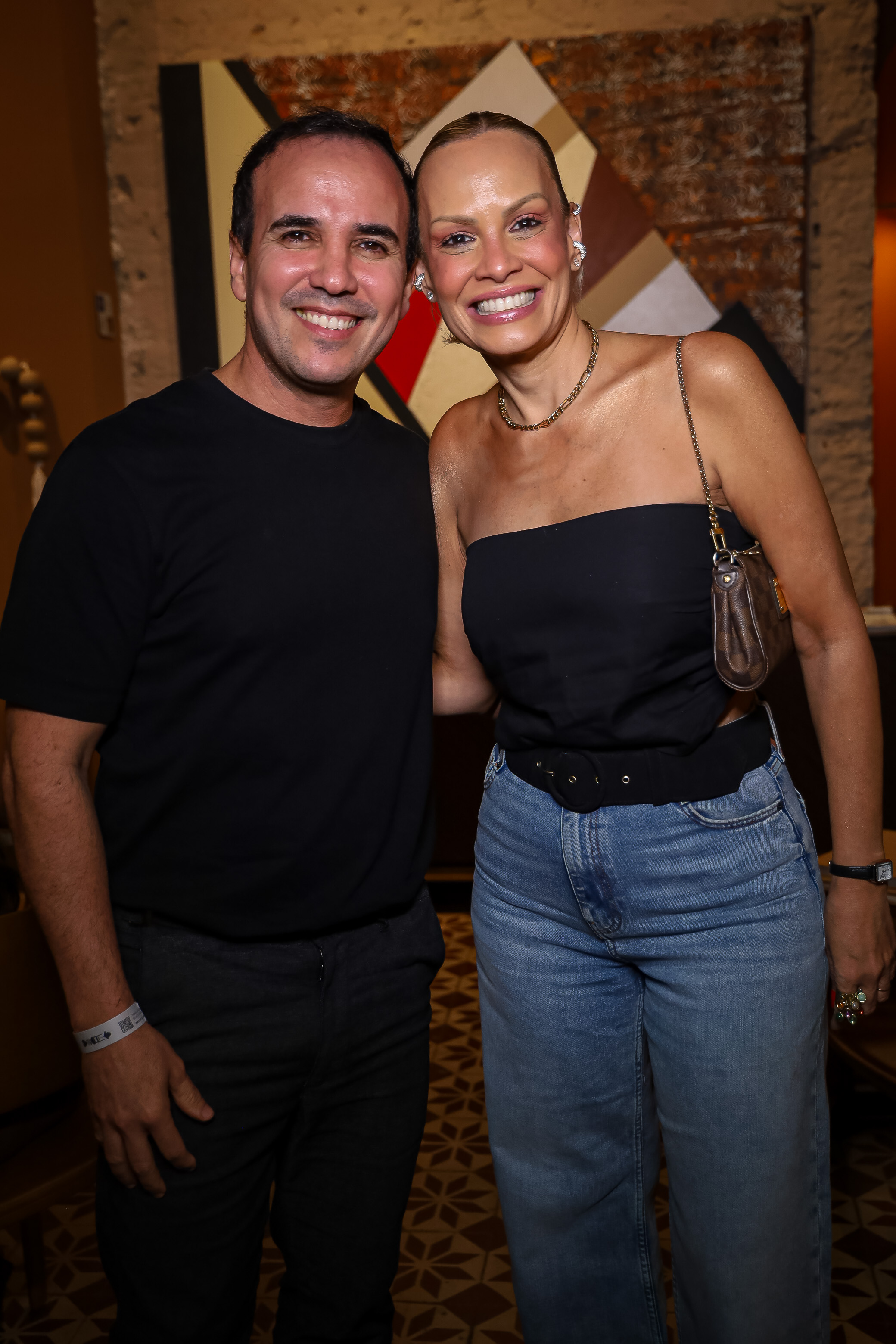 Alex Souza e Marcela Mosselmann