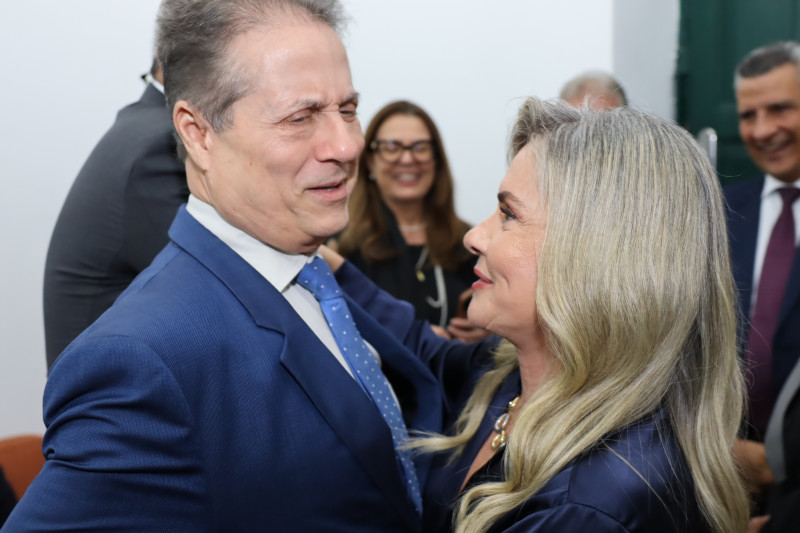 Ivana Bastos recebe a Medalha Thomé de Souza