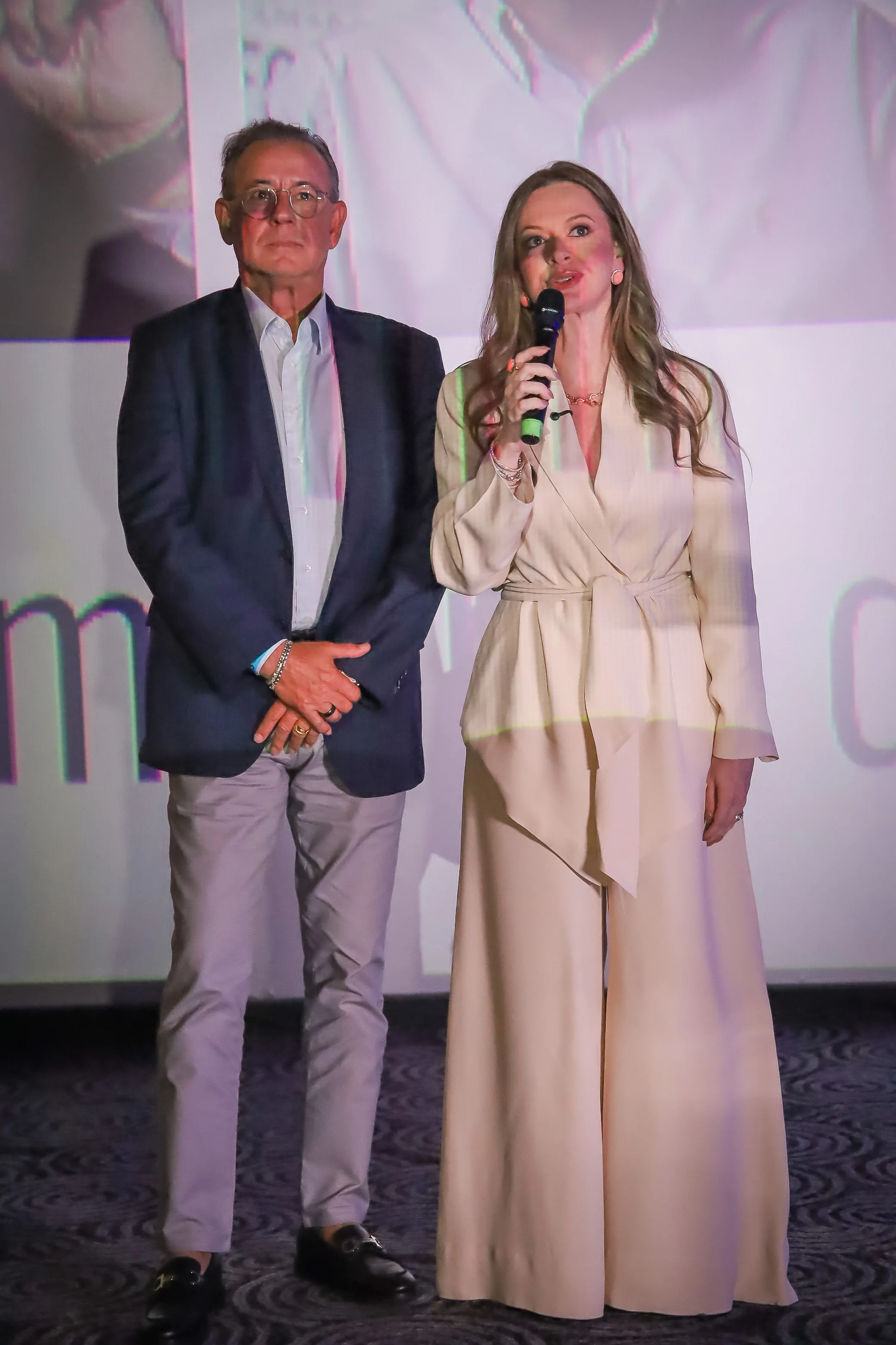 Luzbel e Isabela Suarez