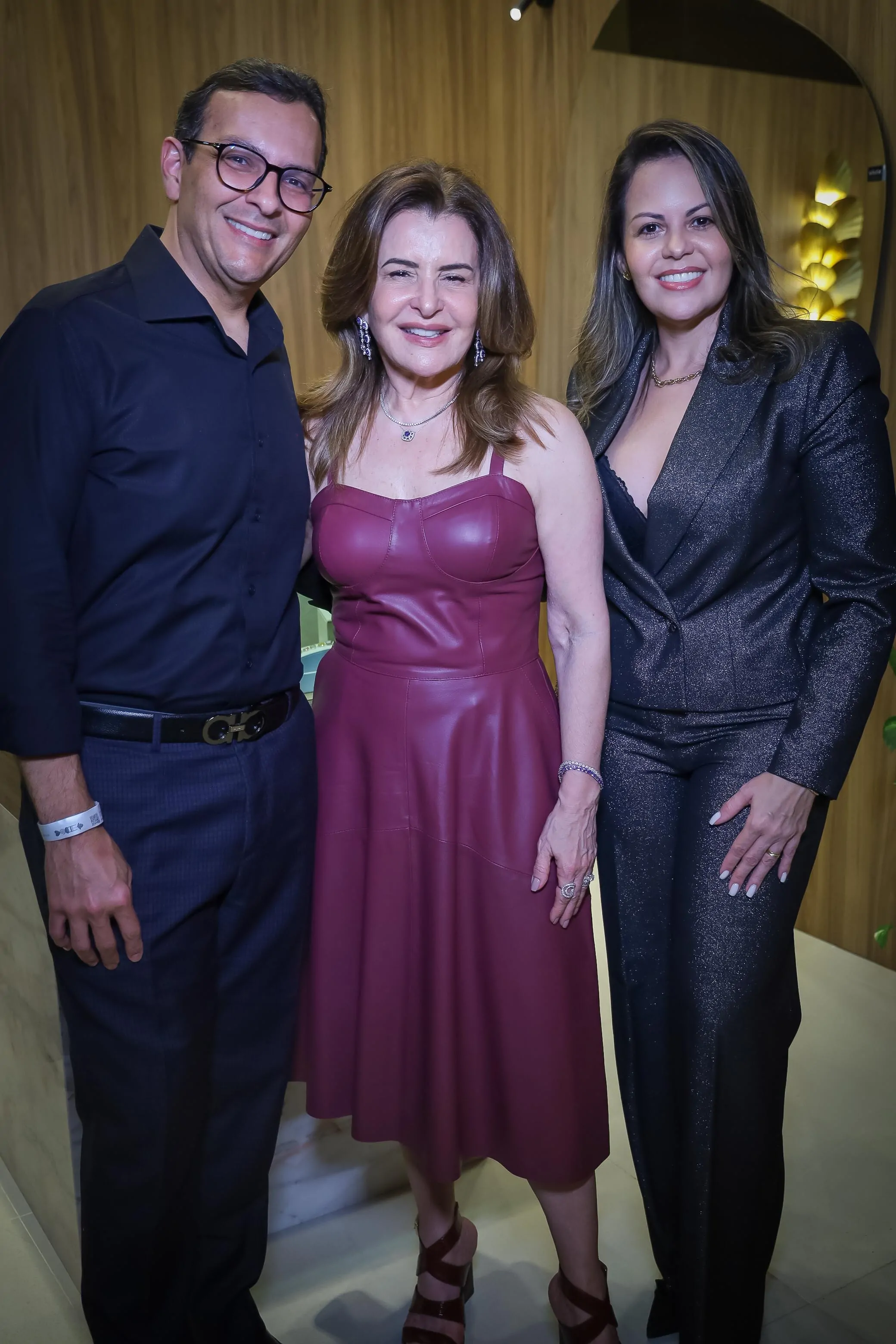 Ícaro e Carla Matos com Graça Valadares
