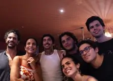 Mochakk compartilha foto com Ivete Sangalo e família após encontro em Saint-Tropez