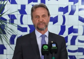 Líder do PT na Câmara dos Deputados segue internado após sofrer AVC isquêmico
