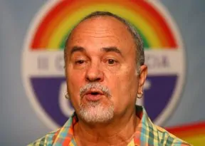 Luiz Mott celebra trajetória com exposição biobibliográfica e lançamento de livro em Salvador