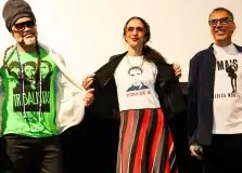 Marisa Monte, Carlinhos Brown e Arnaldo Antunes se reencontram em pré-estreia de documentário sobre os Tribalistas