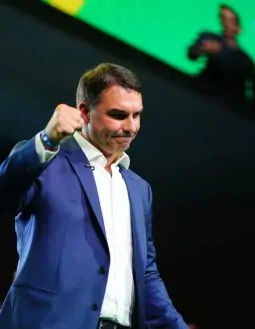 TSE determina restabelecimento da filiação de Flávio Bolsonaro ao PL