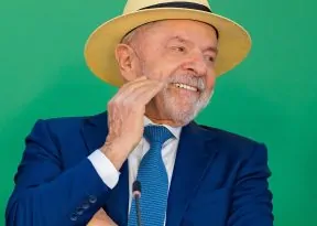 Lula autoriza quebra de sigilo bancário caso Flávio Bolsonaro também disponibilize acesso aos dados