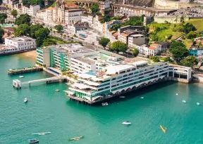 Página viraliza ao desvendar edifícios de luxo de Salvador com imagens do Google Earth