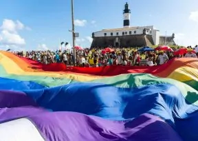 Parada do Orgulho LGBT+ Bahia prepara 23ª edição com desfile no circuito Barra-Ondina