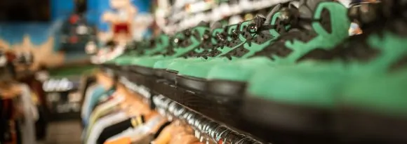 Receita Federal apreende mais de R$ 1 milhão em produtos falsificados em outlets de Salvador