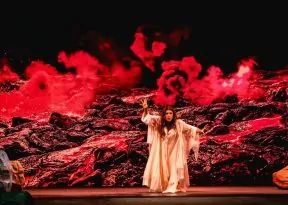 Regina Casé desembarca com o espetáculo “VIVA! VIDA!” em Salvador