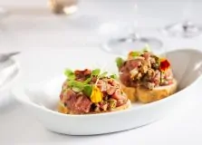 Taboada Bistrot lança “Le Menu” com pratos que dialogam com referências da culinária francesa