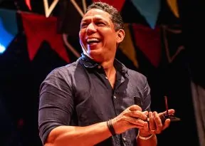Targino Gondim conquista prêmio de Melhor Audiovisual do São João da Bahia