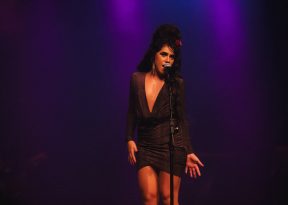 Após turnê pelo país, Clariana retorna a Salvador com show Amy ReggaeHouse