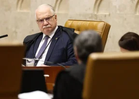 Fachin cancela sessão do STF em meio a crise entre ministros