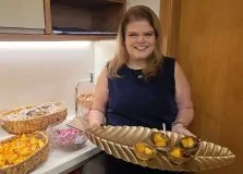 Fernanda Lebram reúne clientes e convidados em tradicional caruru de Cosme e Damião
