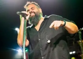 Festinha Massa anuncia 3ª edição com experiência pé na areia, música e pôr do sol