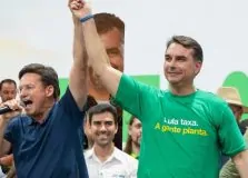 Flávio Bolsonaro vai desembarcar na Bahia para ato político com lideranças e apoiadores