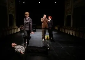 Grupo de teatro português traz espetáculo “O Rinoceronte” para Salvador