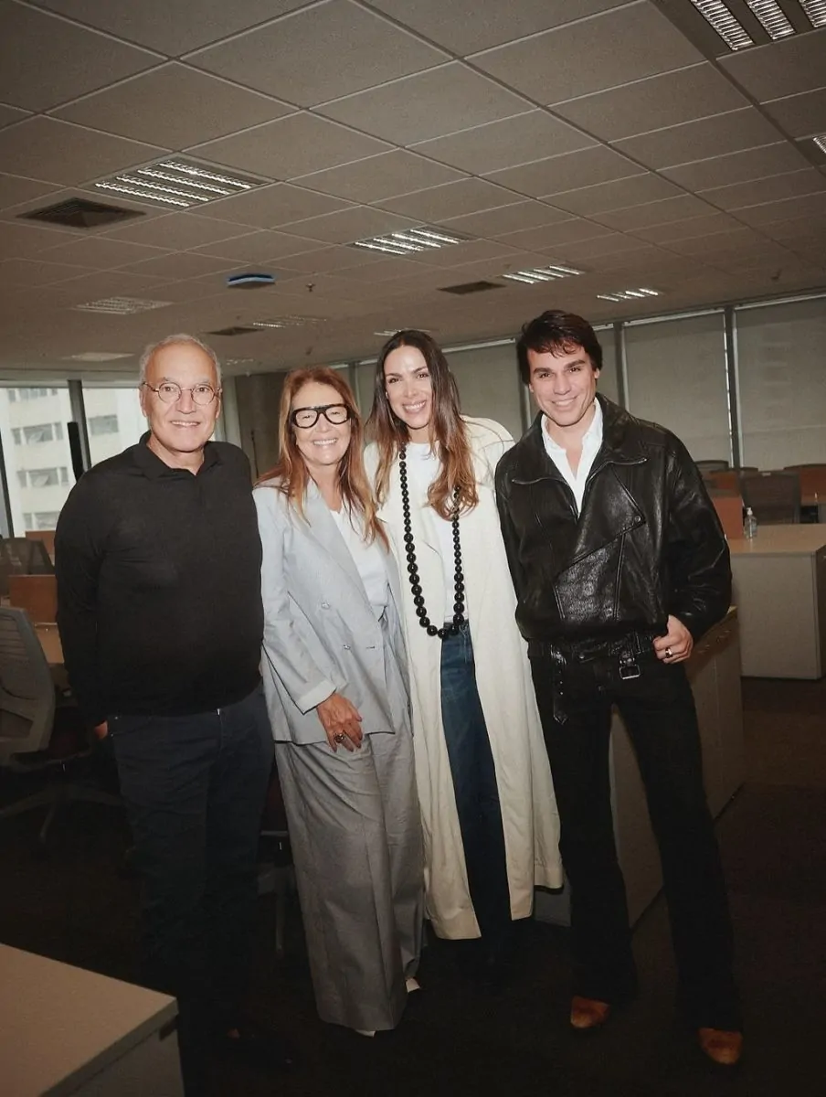 Nizan e Donata Meirelles com Taciana Veloso e Beto Pacheco