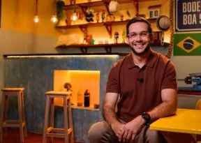 Matheus Boa Sorte estreia novo programa com destinos e histórias do Brasil, na TV Aratu