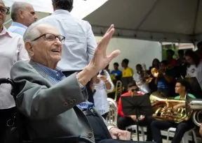 NEOJIBA promove concerto em homenagem a Roberto Santos no Teatro Castro Alves