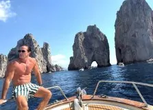 Tiago Holtz percorre a Itália em roteiro de férias entre Milão e o Mediterrâneo