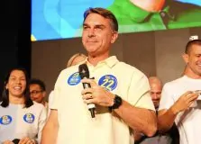 Flávio Bolsonaro impõe condições para liberar sigilos e prosseguir com desafio a Lula