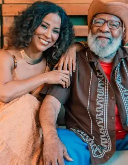 Ana Mametto e Mestre Bule-Bule celebram a cultura afro-brasileira em espetáculo em Salvador