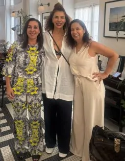 Antes de agitar a Concha Acústica com show “Todas Elas”, Vanessa da Mata almoçou em restaurante na Rua Chile