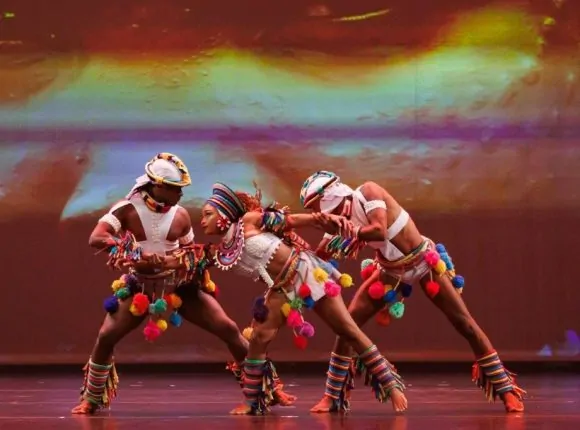Balé Folclórico da Bahia celebra laços culturais com a África com apresentações em Salvador