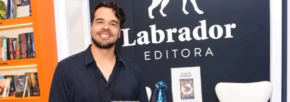 Escritor baiano lança “Somos feitos da carne do mundo”, romance com cenário de contornos apocalípticos, em Salvador