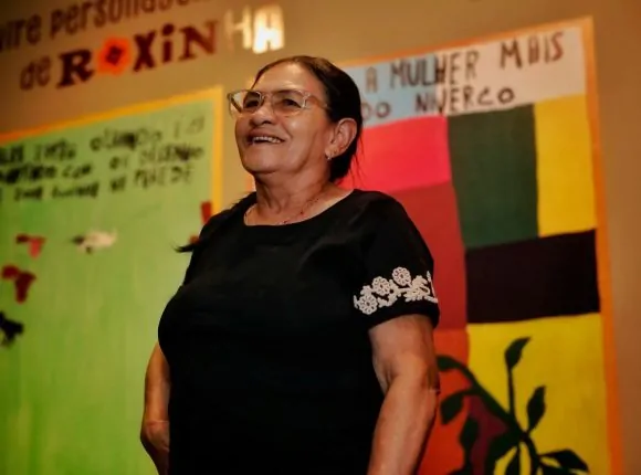 Exposição de Roxinha Lisboa em Salvador celebra o olhar feminino sobre a vida simples