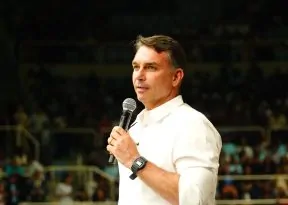Flávio Bolsonaro receberá Título de Cidadão Soteropolitano, concedido pela Câmara Municipal