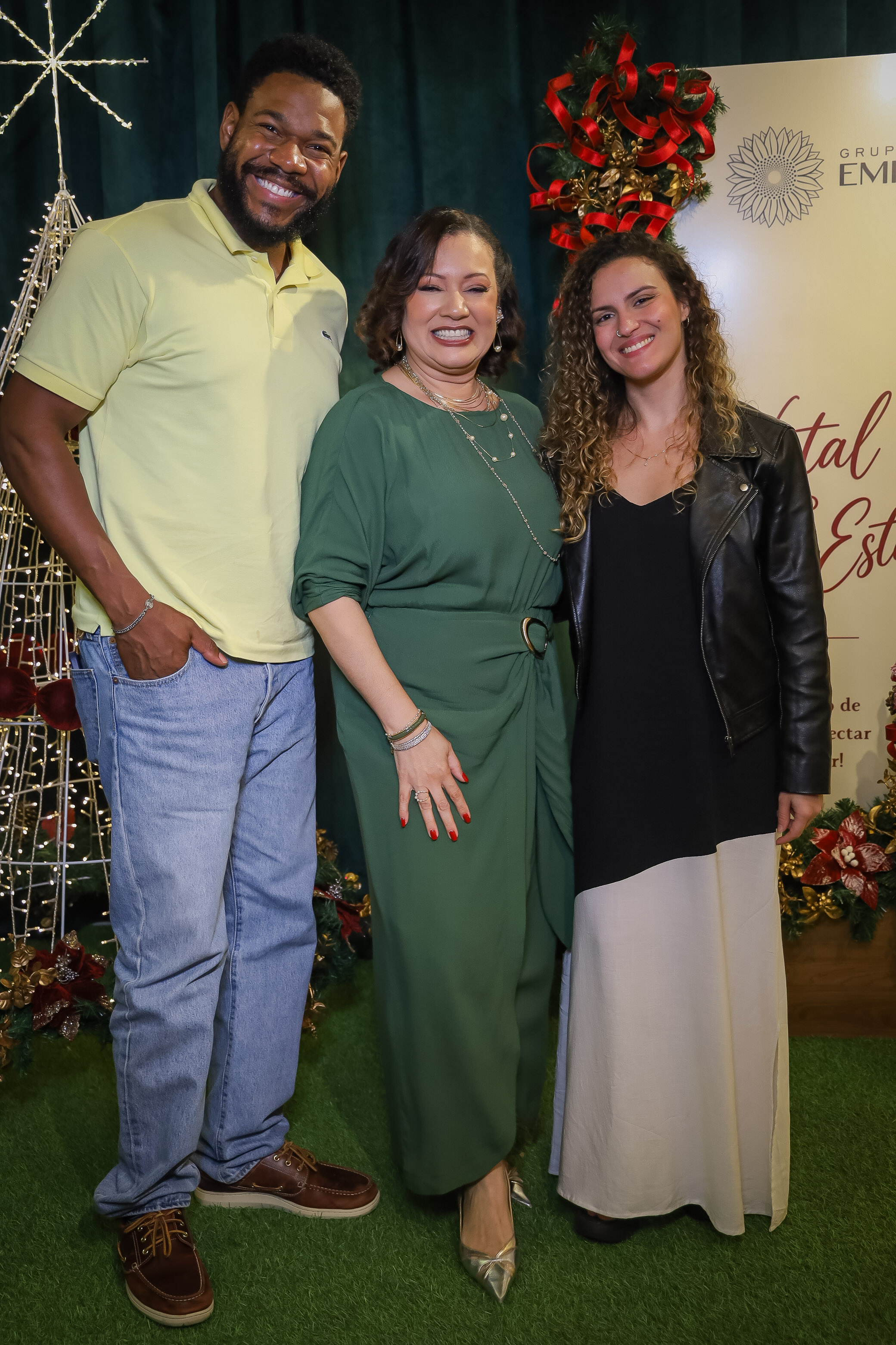Renan Matos e Gabriella Costa com Elis Piñón