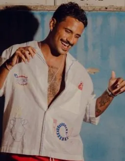 Lucas Pizane assume os vocais de banda baiana para o verão 2026/2027