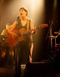 Luisa Arraes interpreta Cássia Eller em cinebiografia dirigida por Diego Freitas