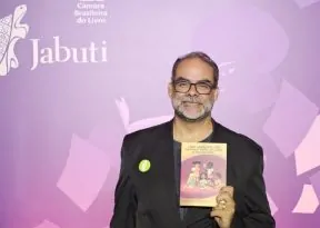 Manuel Alves de Sousa Junior vence Prêmio Jabuti 2026 com livro sobre racismo e diversidade