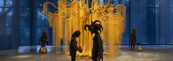 Nádia Taquary traz a exposição “Ìrókó: A árvore cósmica” ao MUNCAB