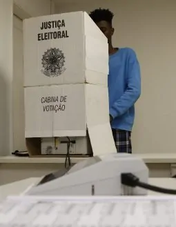 Segundo turno das Eleições 2026 registra menor abstenção em duas décadas