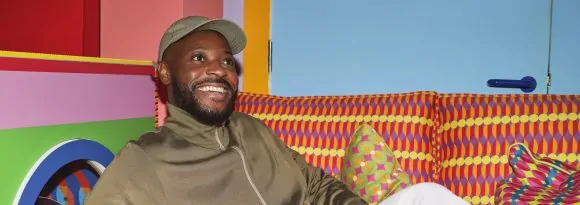 Veuve Clicquot lança coleção criada por Yinka Ilori com peças para celebrar e presentear